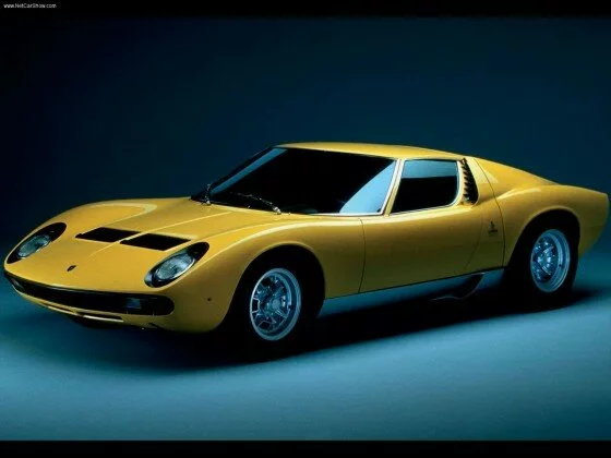 Lamborghini Miura SV (1971) 1